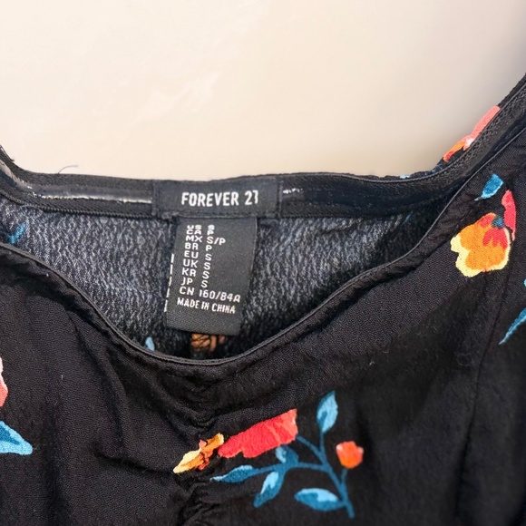 Forever 21 Floral Puff-sleeve Mini Dress - Picture 3 of 4